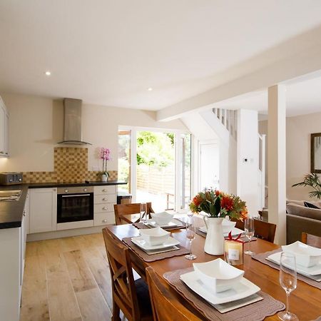 'Orchard Croft Lodge - Chichester', Book-Direct, New Home 1,367 Sq' Ft' , Can Sleep 8 On Request , Split & Link 'Super King' Size Beds, Free Wi-Fi, Sky Tv & Sky Sports, 9 - Minutes From West Wittering Beach, Very Quiet Location, Dog Friendly Eksteriør billede